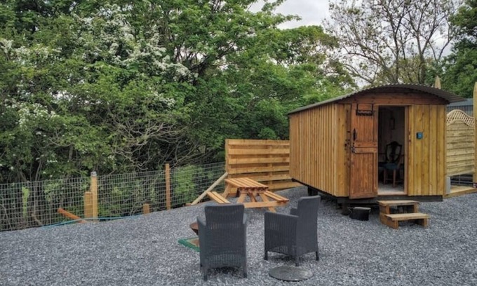 Belford Bed & Breakfast | Hill Top Retreat Avandale