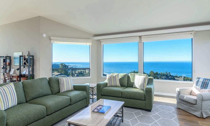 Sea Ranch House | Hillside Family Home for 10 With Panoramic Ocean Views!