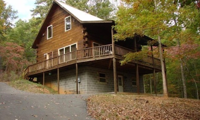 Murphy Cabin | Hillside Hideaway - log cabin in the woods