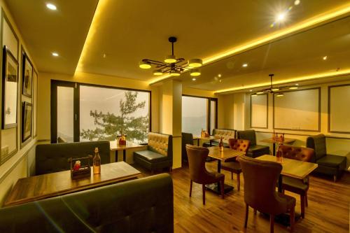 Shimla Hotel | Hillside Home