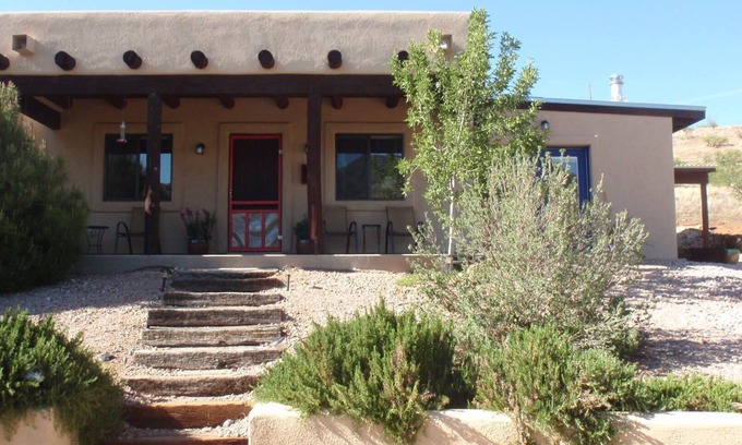Patagonia House | Hillside Retreat iin Patagonia with Spectacular Views