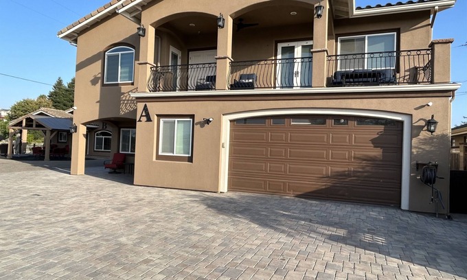 Arroyo Grande House | Hillside View Times Two