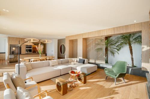 Medellin Villa | Hilltop Enchanting Villa with Stunning Views & Jacuzzi