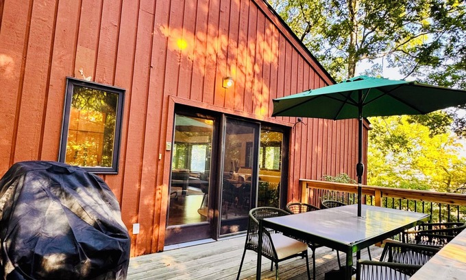 Grand Beach House | Hilltop Hideaway is a mid-century modern home 1 block from Lake Michigan
