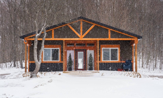 Bellaire House | Hilltop Hideaway located moments away from Shanty Creek & Torch Lake