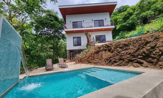 Rio Seco House | Hilltop Treehouse amazing views near playa Avellanas Tamarindo