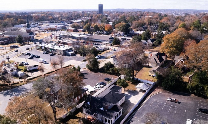 Columbus House | Hilton's Luxe Retreat near Ft Moore & Downtown