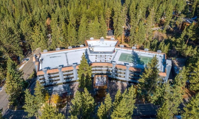 South Lake Tahoe Resort | Hilton Vacation Club - Tahoe Seasons - Across from Heavenly Ski Resort