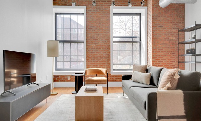 The Heights Apartment | Hip Jersey City 2BR w/W/D & Doorman, free shuttle to PATH, by Blueground