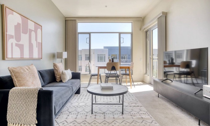 Evergreen Park Apartment | Hip Palo Alto 2BR w/W/D & Pool, walk to Pinterest, by Blueground