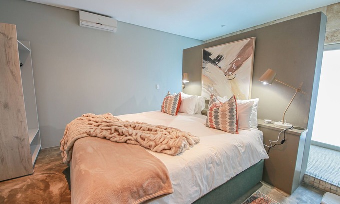 Windhoek Apartment | Hip & urban ☆ 5 Min to Joe's Beerhouse & CBD♥