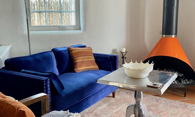 Santa Fe House | Hip Vintage Adobe - Near Railyard & Plaza
