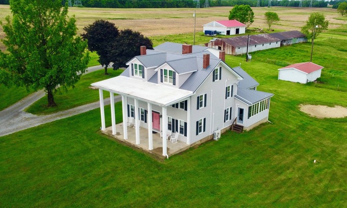 Lisbon Other | Historic 1800s Farmhouse Sleeps 20 16-Acre Retreat in Lisbon, OH