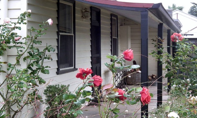 Port Fairy Cottage | Historic 1880's cottage romantic central open fire tastefully renovated