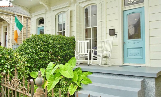 Irish Channel Apartment | Historic 2 Bedroom Home On Magazine St.