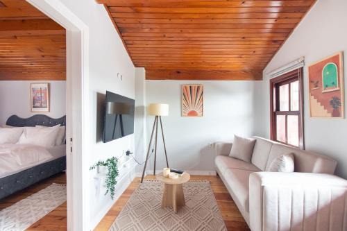 Fatih Apartment | Historic 4BR 4BA Mansion Seaview Yedikule Old Town