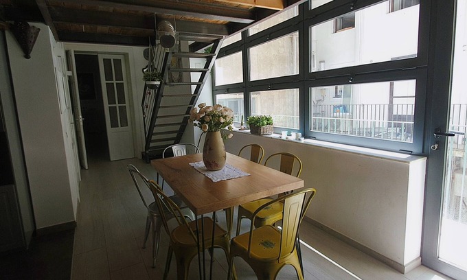 Old Town Apartment | Historic apartment with wide exposure of paintings 5 minutes from the city center