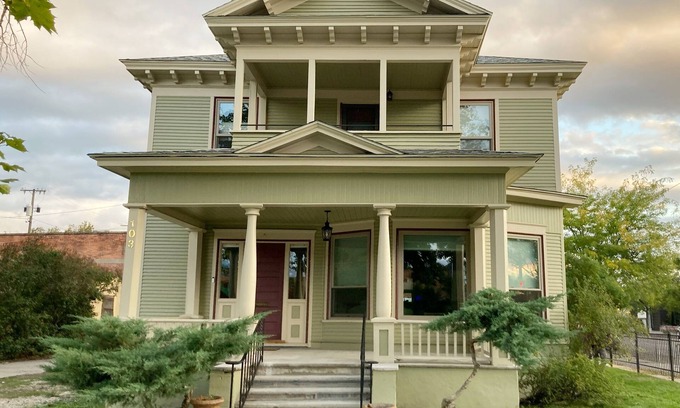 University District House | Historic Beacom Residence — Steps to Downtown, River and U of M.