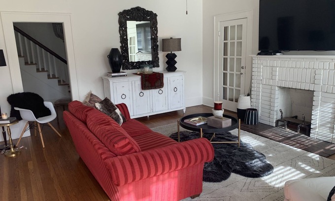 Tuscaloosa House | Historic Charmer steps from Downtown Tuscaloosa, The Strip, and UA Campus