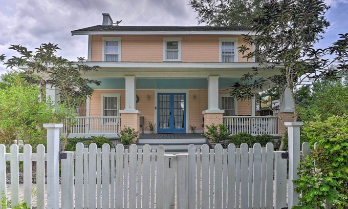 Gillespie Park House | Historic Charmer-Walk to Downtown Sarasota!
