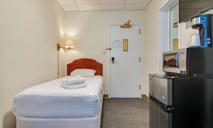 Music Row Apartment | Historic Converted Studio SPECTACULAR location