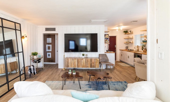 Encanto Cottage | Historic Cozy and Aesthetic Cottage w/Private, Safe Pet-Friendly Yard