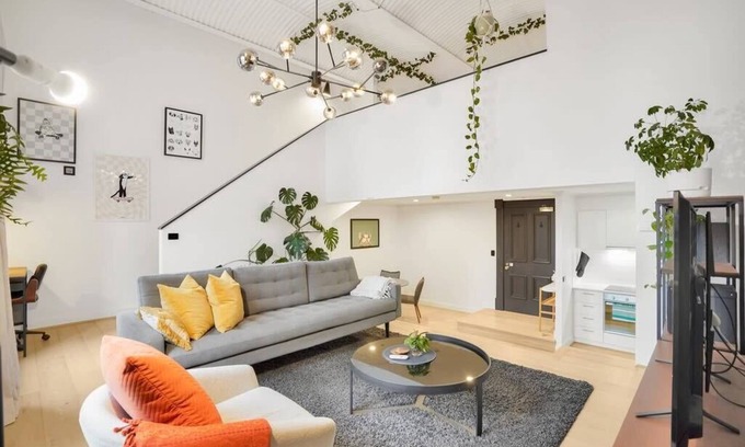Docklands Apartment | Historic & Designer Loft Style Apt+Parking,Pool