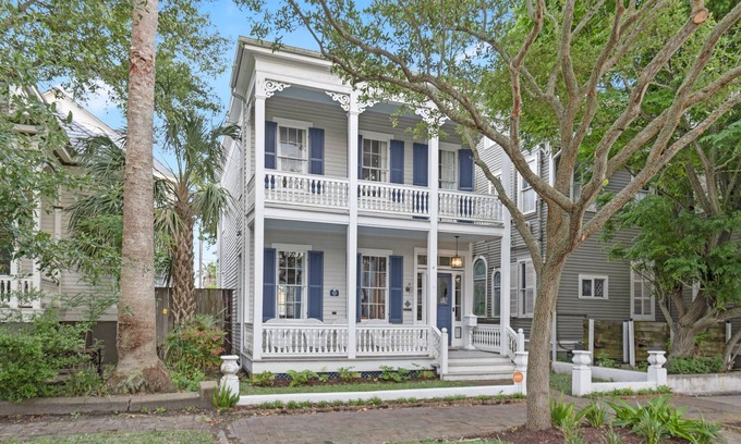 Galveston House | *Historic District* Hot Tub | Fire Pit