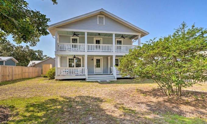 Long Beach House | Historic Family Home Less Than 1 Mi to Long Beach!