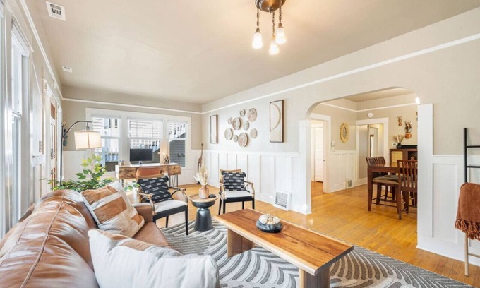 University District House | Historic Gem in the U District