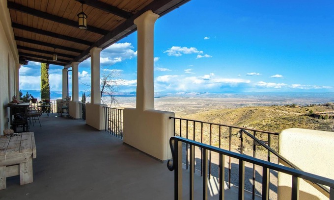 Jerome House | Historic Geode | Sleeps 8 | Close to Sedona