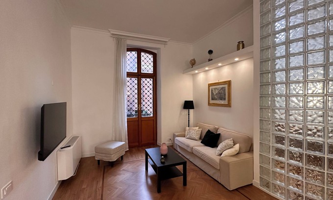 Rione XVI Ludovisi Apartment | Historic home in the center of Rome
