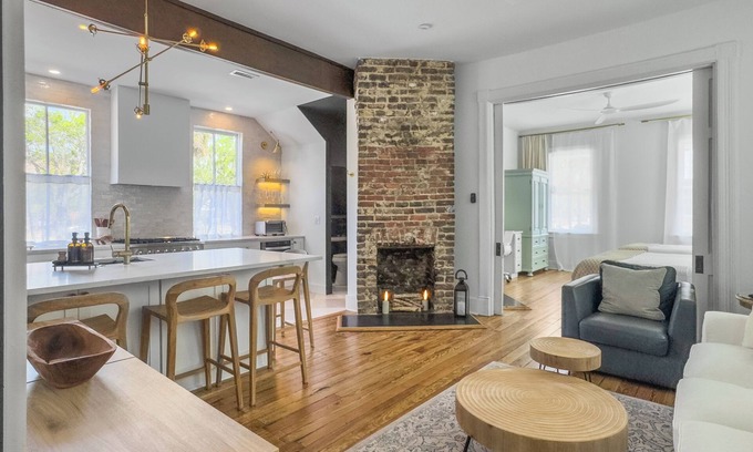 Cannonborough Elliotborough House | Historic, newly renovated, 1 block off upper King St, Morris A