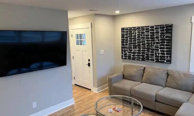 Charlotte House | Historic Oaklawnnn