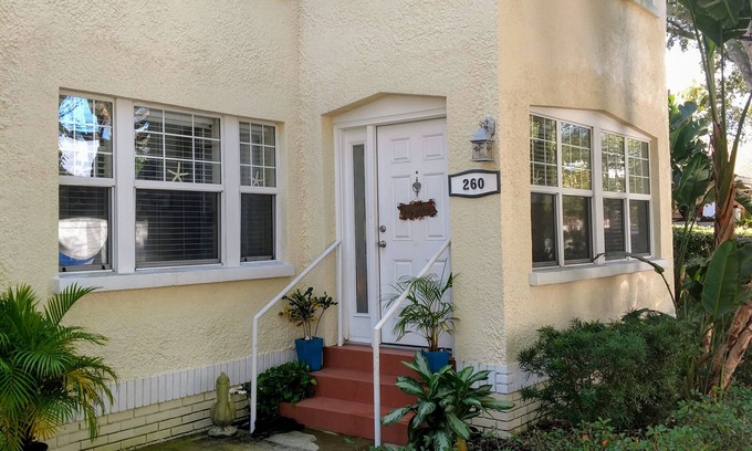Historic Old Northeast House | Historic Old Northeast Poinciana townhome. Beautifully updated, unfurnished!