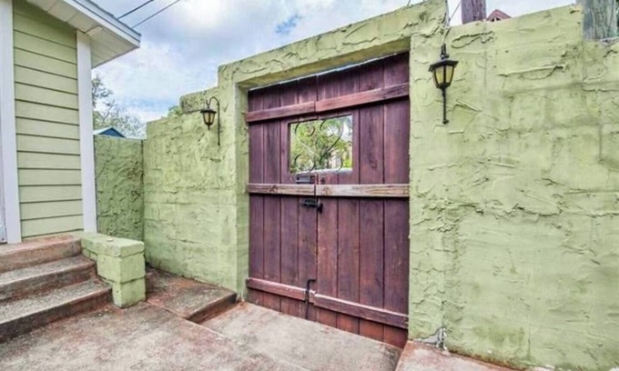 Downtown Historic District House | Historic Recording Studio