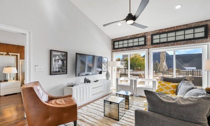 Downtown Asheville Condo | Historic S&W Building Condo with Private 50 ft Terrace