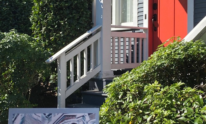 Madison Park House | Historic Seattle Charmer - Mini Madison Park Manor