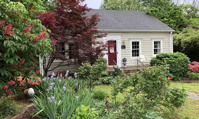 Fayetteville House | Historic setting, close to UofA, Dickson Street, Wilson Park