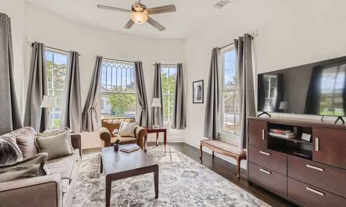 Government Hill House | Historic Victorian 2 Mins from the Pearl District