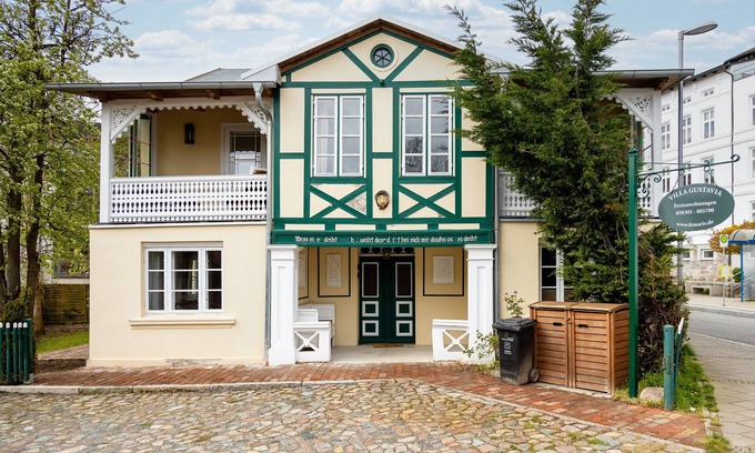 Sassnitz Apartment | Historic Villa Gustavia Your vacation home in Sassnitz - FeWo Dwasiden