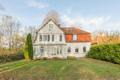 Ostenfeld House | Historic Villa In North Frisia