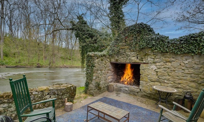Boonsboro House | Historic Waterfront Retreat w/Grill in Hagerstown