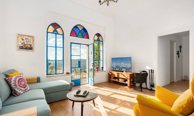 Ein Karem House | Historical 2 bedrooms home with a Private Jacuzzi