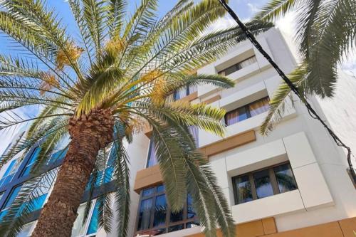Las Palmas de Gran Canaria Apartment | HJS Plaza Suites Apartments II