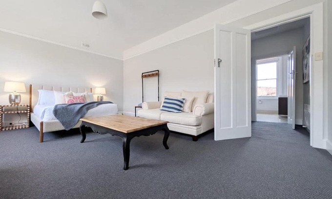Hobart Central Business District House | Hobart City Life With Parking and Wifi