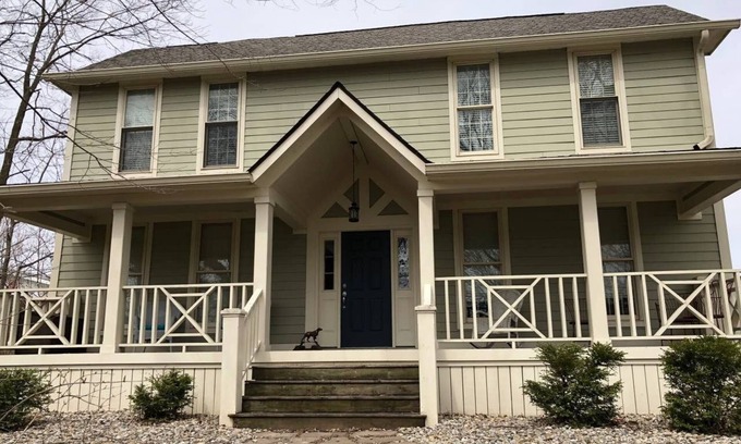 Westfield House | Hoffman Estates-Large Home close to Grand Park!