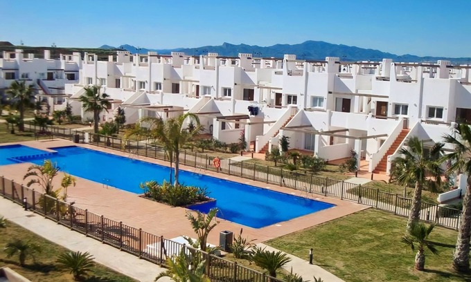 Alhama de Murcia House | Hola, no reserve para 2025, ya no uso VRBO y no puedo cancelar mi cuenta.
