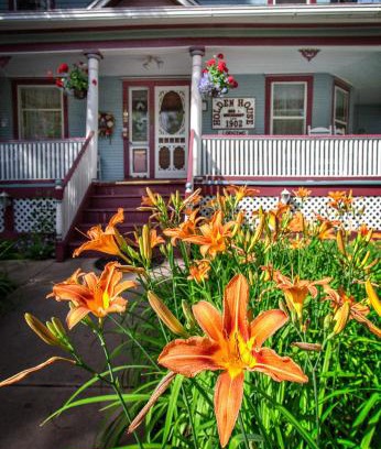 Colorado Springs Bed & Breakfast | Holden House 1902 Bed & Breakfast Inn