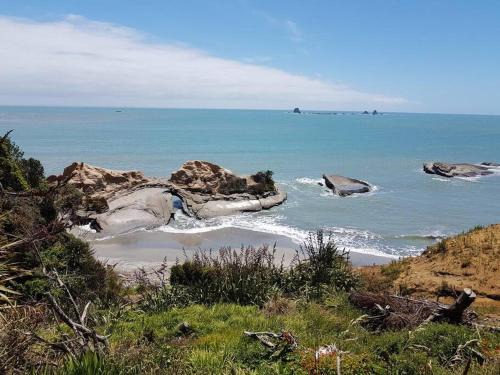 Cape Foulwind Apartment | Hole in the rock Studio
